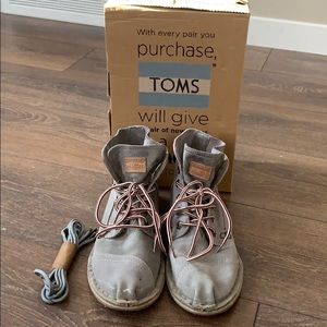 TOMS Sneakers